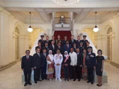 Mendagri Terima Penghargaan Darjah Utama Bakti Cemerlang dari Presiden Singapura