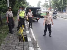 Lubang di Jalan Raya Daan Mogot KM19,7, di Police Land Polsek Batu ceper