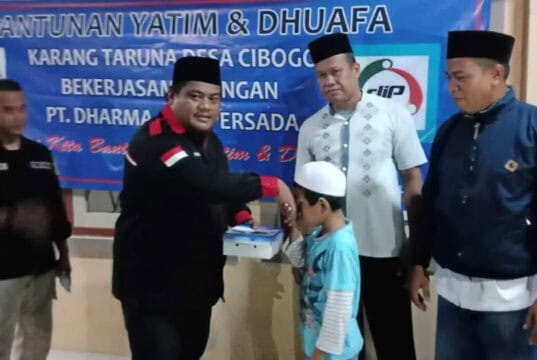 Peduli Sesama, Karang Taruna Desa Cibogo Santuni Anak Yatim Dan Dhuafa