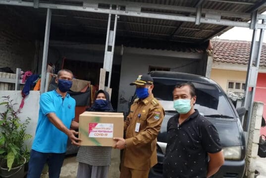 Viral Di Media, Muspika Kecamatan Solear Berikan Bantuan Sembako Kepada Ibu Yernis Viral Di Media, Muspika Kecamatan Solear Berikan Bantuan Sembako Kepada Ibu Yernis