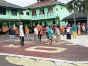 Kodim 0506/Tgr Distribusikan Beras Bantuan Kasad, Kementan RI dan BNI