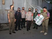 Pasca Penetapan Ormas Terlarang, Polisi-TNI-Satpol PP Turunkan Baleho FPI