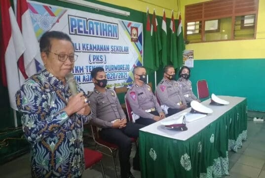Anggota PKS SMK TKM Purworejo Ikuti Pelatihan Tata Tertib Berlalulintas dan Kedisiplinan