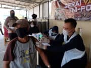 Sukseskan Program Pemerintah, Satlantas Polresta Tangerang Gelar Vaksinasi bagi Pemohon SIM