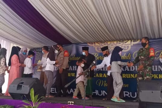 Peduli Kasih : Kelurahan Kadu Agung Tigaraksa, Santuni Anak Yatim Piatu