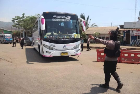 Kepadatan Wisatawan, Polda Banten Putarbalikan Kendaraan Menuju Anyer Kepadatan Wisatawan, Polda Banten Putarbalikan Kendaraan Menuju Anyer