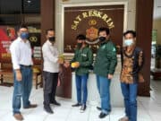 Salah Satu Warga Dipanggil Ke Polres Purworejo. Puluhan Warga Wadas Ikut Dampingi, Tenyata Dapat Bantuan HP