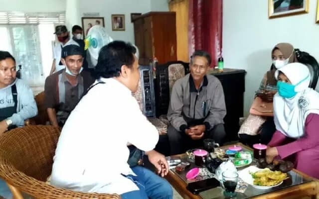 Puluhan Warga Minta Pendampingan LSM Tamperak Untuk Selesaikan Secara Hukum Terkait Dugaan Pungutan 5 Persen UGR Bendungan Bener.