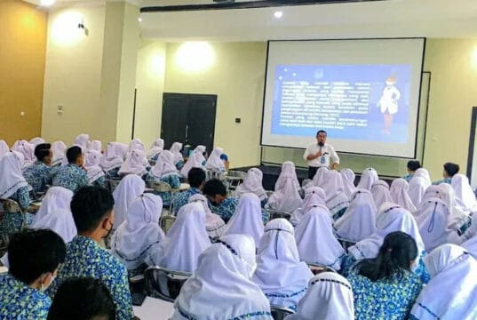 Akper Pemkab Purworejo Adakan Kuliah Pakar, Perawat Harus Profesional, Perawat Itu Mitra dokter