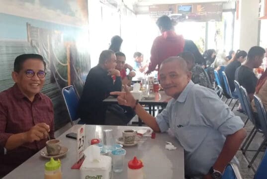 Ketua DPW PAN Jambi yang juga Anggota Komisi V DPR-RI HA Bakri HM saat diwawancarai Pelita.co, terkait majunya ROmi Rariyanto di Pilgub Jambi 2024.