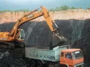 Ribuan pekerja tambang batubara di Jambi terancam nganggur pasca pengusaha tambang batubara bakal guling tikar.