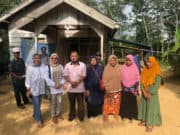 Sri Sapto Edi, Calon Bupati Tebo 2024 bersama masyarakat Tebo yang dikunjunginya belum lama ini.