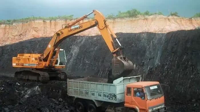 Investasi tambang batubara Jambi melesu cukup parah, dan ini hanya disebabkan angkutan batubara yang terus menjadi masalah. 