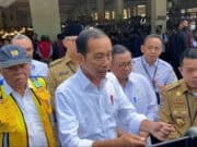 Gubernur Jambi Al - Haris (kanan-red) saat mendampingi Presiden Joko Widodo.
