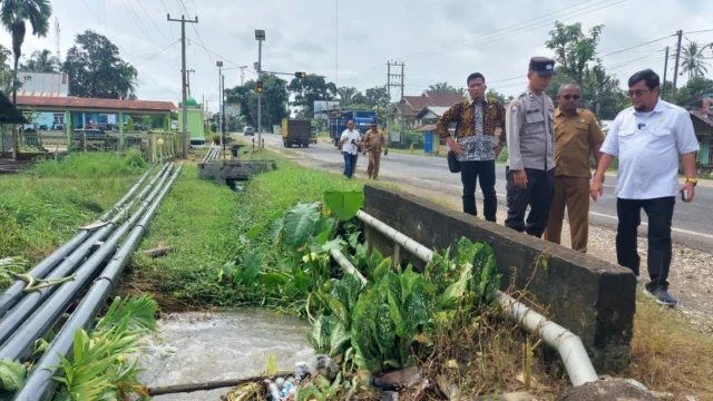 Calon Bupati Muaro Jambi Ivan Wirata, Gerak cepat atasi banjir di Kabupaten Muaro Jambi. Poto/Pelita.co/can