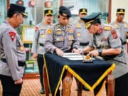 Kapolri Pimpin Sertijab Kapolda Banten di Mabes Polri