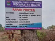 Diduga Asal Pasang, Proyek Pemeliharaan SPAL -Uditch di Kecamatan Rajeg Terkesan Asal Pasang