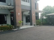 Proyek Hotmix Halaman Kantor Kelurahan Paku haji, Diduga Kurangi Volume Ketebalan