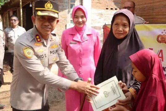 Hari Bhayangkara ke-78, Polres Purworejo Beri Beasiswa Kepada Siswa Berprestasi