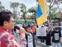Gelar Aksi Damai, Ratusan Massa dari Aliansi Masyarakat Sipil Purworejo Geruduk KPU Purworejo