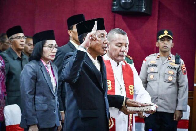 Lantik Penjabat Sekda, Bupati Hery Nabit Sebut Sebagai Tokoh Kunci Dan Jabatan Strategis
