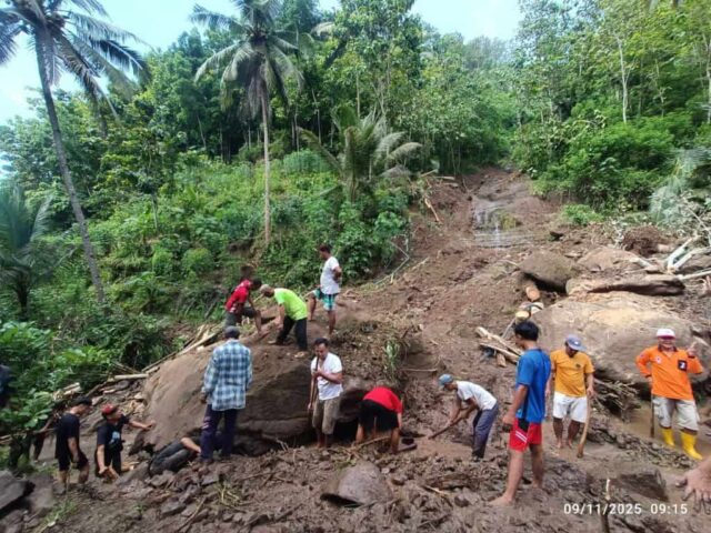 BPBD Purworejo Tangani Longsor Sawangan Pituruh, Batu 7 Ton Dievakuasi Secara Manual