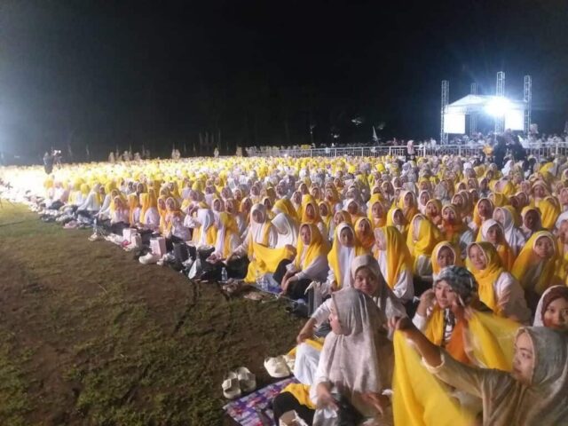 Ribuan Warga Padati Golkar Jateng Bersholawat di Lugosobo Gebang