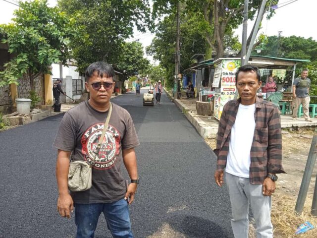 Jalan Lingkungan RW 24 Dasana Indah Dihotmix: Warga Apresiasi 