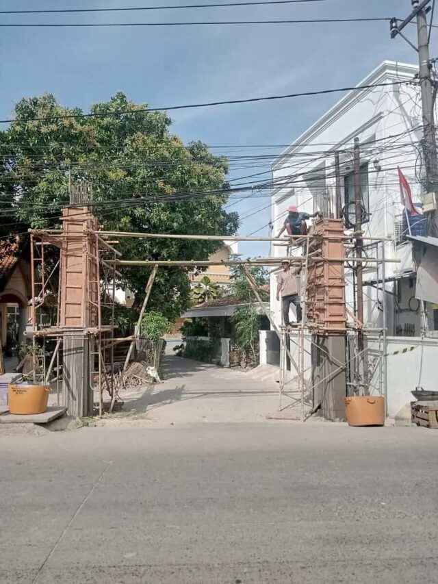 Pembangunan Gapura Tanpa KIP, Publik Pertanyakan Transparansi Proyek 