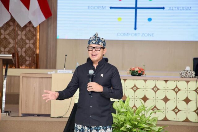 Wamendagri Tekankan ASN Harus Menjunjung Integritas dan Melayani Publik