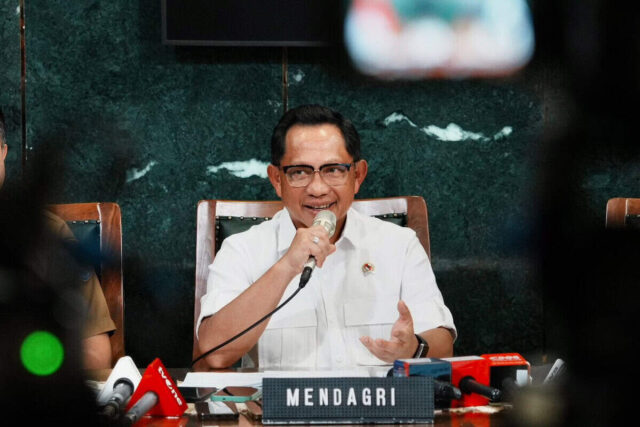 Tegas, Mendagri Sanksi Bupati Aceh Selatan Pemberhentian 3 Bulan