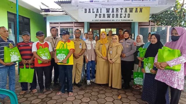 Sepuluh Tahun Pewarta Purworejo, Santuni Anak Yatim dan Warga Kurang Mampu