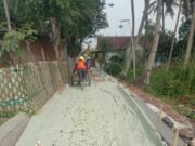 Dugaan Tak Sesuai Spek Mencuat, Proyek Pemeliharaan Jalan Betonisasi di Kayu Agung Disorot LSM Geram