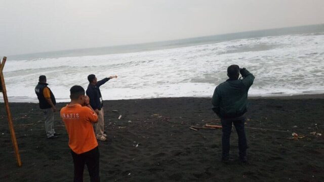 Seorang Pelajar Asal Gresik Hilang Terseret Arus di Pantai Dewa Ruci Purworejo