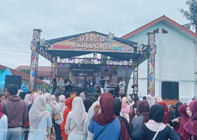 Pagelaran Dzigo Extravaganza Meriahkan Halaman SMAN 25 Kabupaten Tangerang