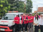 Dari Tangerang untuk Sumatra dan Aceh: Abraham Lepas Ambulans