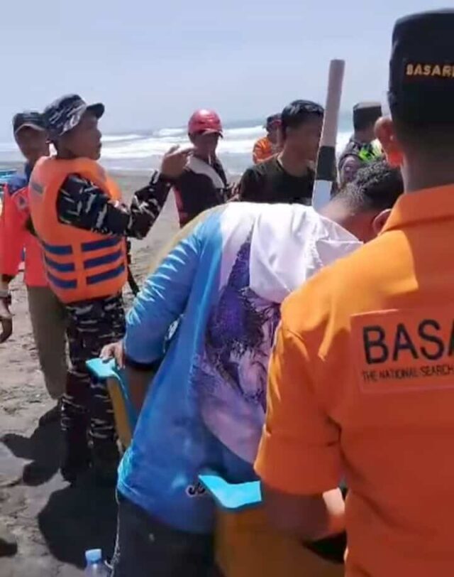 Hari Ketiga Pencarian, Tim SAR Temukan Santri yang Hilang di Pantai Dewa Ruci