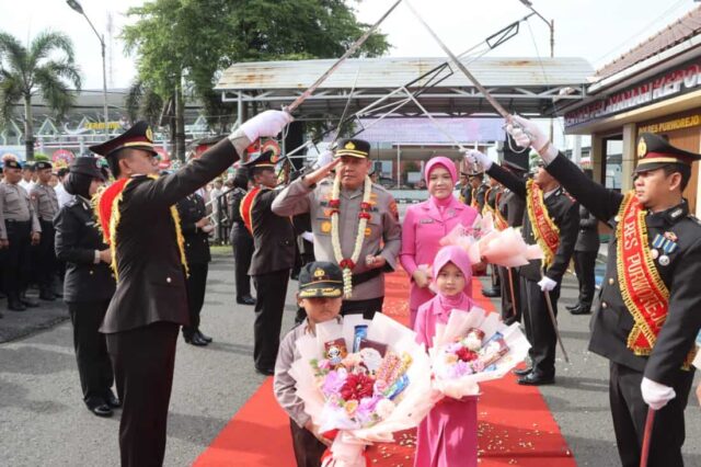 Pedang Pora Sambut Kapolres Baru, AKBP Windy Syafutra Resmi Pimpin Polres Purworejo