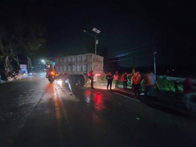 KA Gajayana Tertemper Truk di Kebumen, 21 Perjalanan Kereta Sempat Terganggu