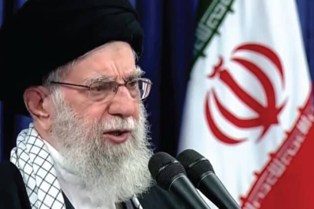 Ayatollah Seyyed Ali Khamenei Dikabarkan Gugur dalam Serangan Udara di Teheran