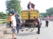 Laksamana Perintah Presiden, Polresta Tangerang Turun Bersihkan Titik Rawan Sampah