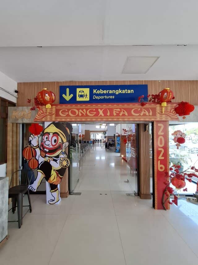 Stasiun KAI Daop 5 Purwokerto Berhias Merah Emas, Sambut Imlek 2577 Kongzili