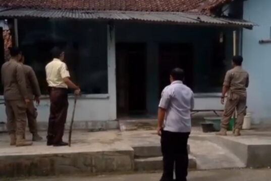 Petugas Satpol PP Kebumen Tewas Usai Disabet Celurit Saat Evakuasi ODGJ Petugas Satpol PP Kebumen Tewas Usai Disabet Celurit Saat Evakuasi ODGJ