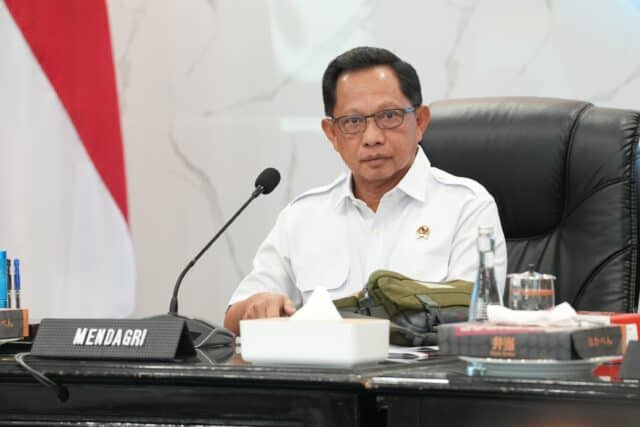 Mendagri Dorong Gubernur Bebaskan Pajak Kendaraan Listrik