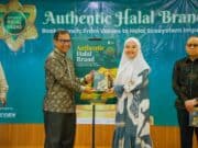 Wardah dan Kahf Rujukan Authentic Halal Brand pada Buku Terbaru IHATEC