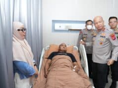Kapolda Banten Jenguk Personel Brimob Korban Penganiayaan Debt Collector di RSB Korbrimob Polri