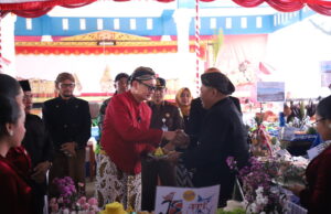 80 Tumpeng Dilarung di Pantai Jatimalang, Merti Jaladri 2026 Berlangsung Meriah