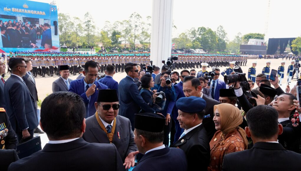 Mendagri Tito Hadiri Upacara Peringatan ke-80 Hari Bhayangkara di Bogor Mendagri Tito Hadiri Upacara Peringatan ke-80 Hari Bhayangkara di Bogor