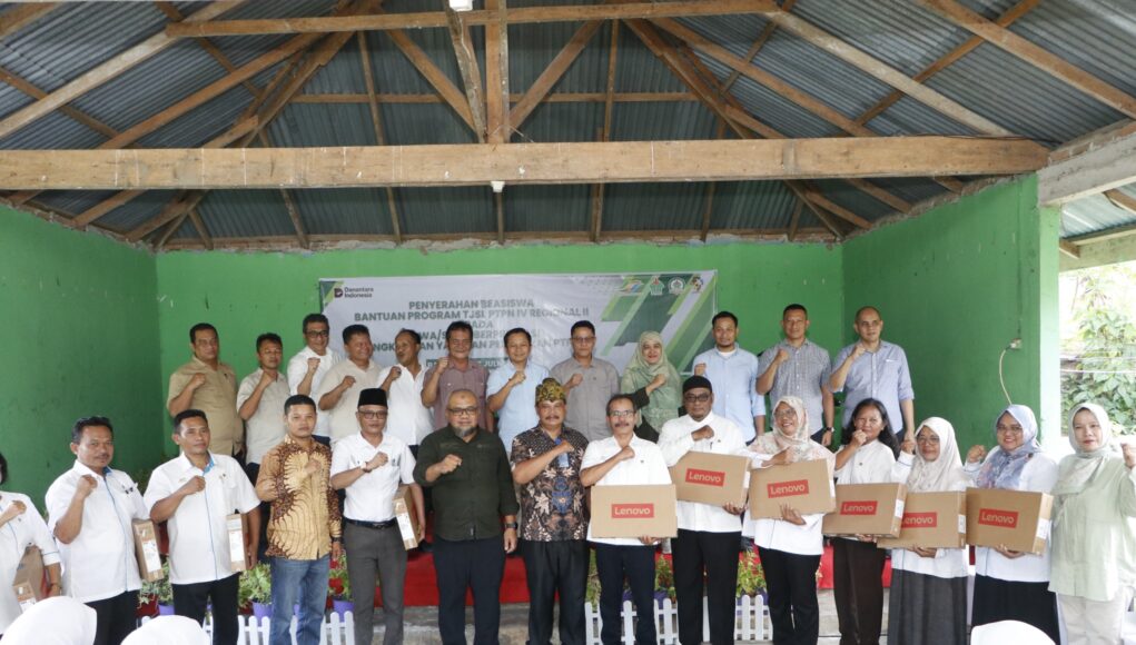 Awal Tahun Ajaran 2026-2027, PalmCo Distribusikan Bantuan Sarana Pendidikan dan Beasiswa
